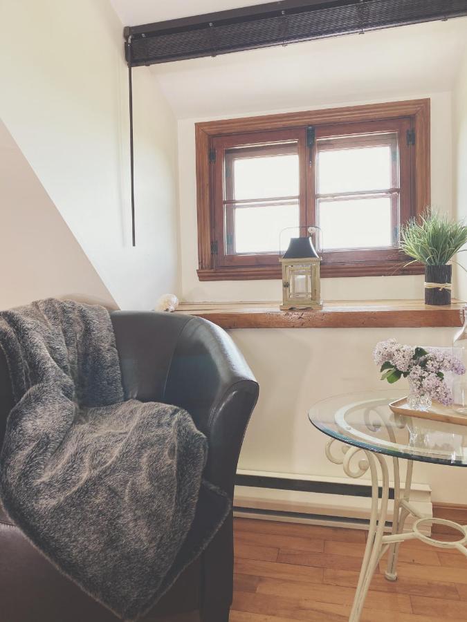 Domaine Steinbach Cidrerie B&B Distillerie St-Pierre-de-l'Île-d'Orléans エクステリア 写真