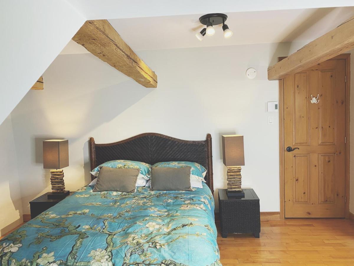 Domaine Steinbach Cidrerie B&B Distillerie St-Pierre-de-l'Île-d'Orléans エクステリア 写真